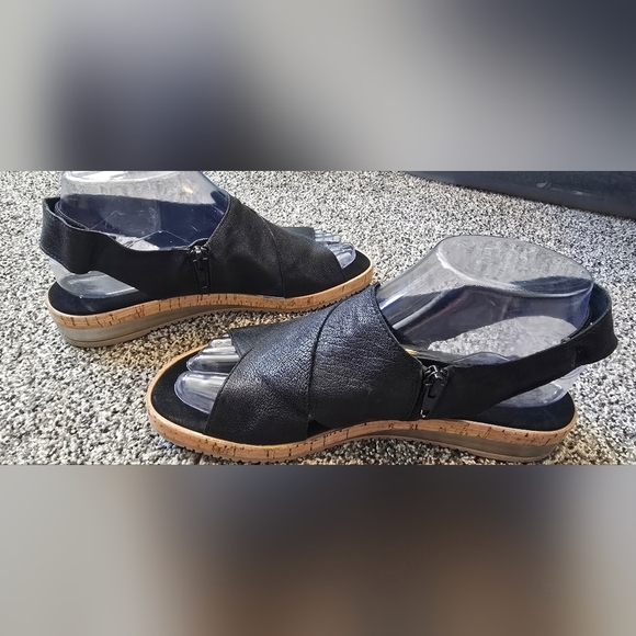 Sesto Meucci Black Leather Sylke Cross Strap Wedge Sandal 7.5 Italy Made - Picture 2 of 10